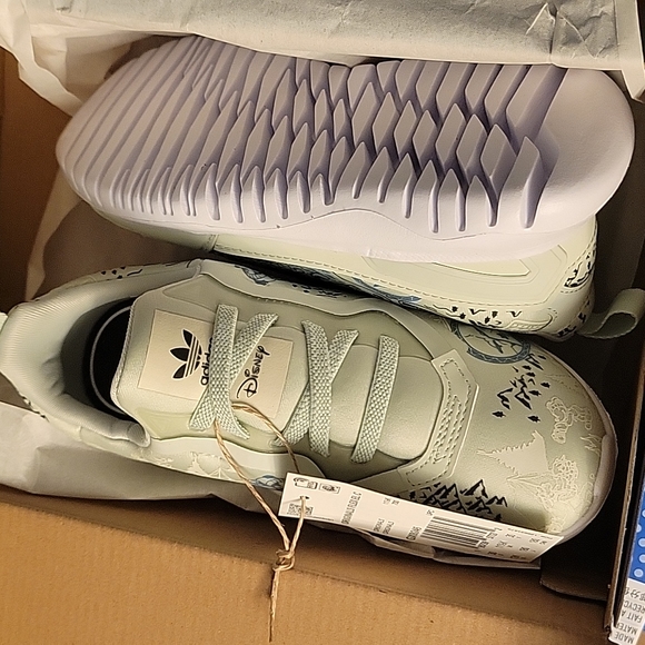 New in box adidas x disney mickey Pluto sneakers originals flex shoes - Picture 2 of 6